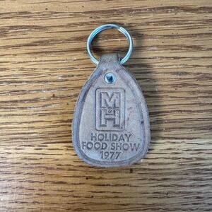 Vintage 1977 M&H Holiday Food Show Leather Keychain Fob‎ Tan Retro 70s Souvenir